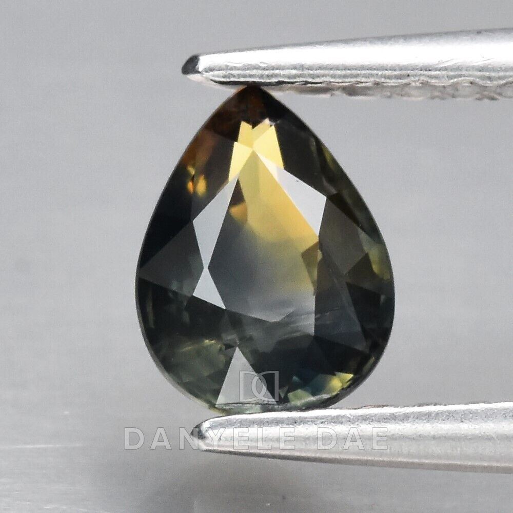 Yellow-Blue  Pear Natural Sapphire