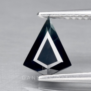 Medium Blue  Kite Natural Sapphire