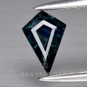 Green-Blue  Kite Sapphire