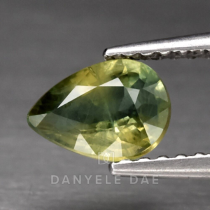Green  Pear Natural Sapphire